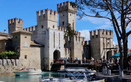 Private transfer tour Venice-Milan, stopover Verona, Sirmione, chauffeur service