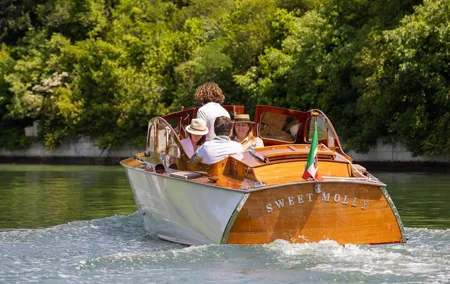 Sweet Molly Venetian Lagoon Boat Tour (7 hours)