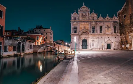 Discover Venice Ghostly Lore on Foot