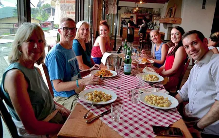 Private Tour: Prosecco Wine Tasting Day Trip with Lunch from Venice