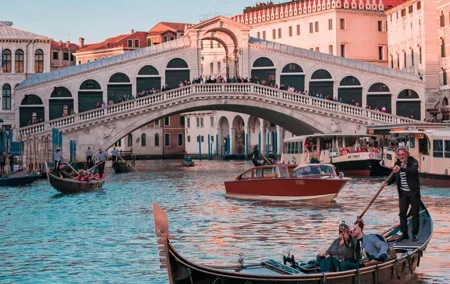 Private Secret Venice Tour; Rialto Market, San Polo & Food and Wine tasting