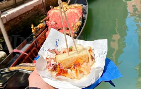 Eating Venice Street Food Tour with Guided Tasting and Sightseeing