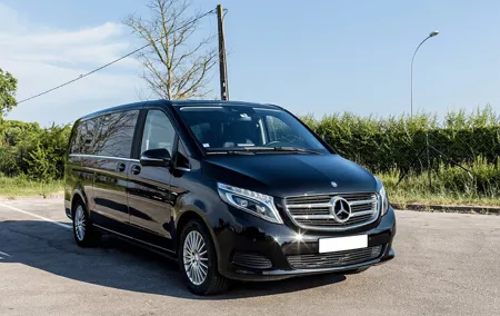 Prague Airport PRG Round-Trip Transfer in Private Van