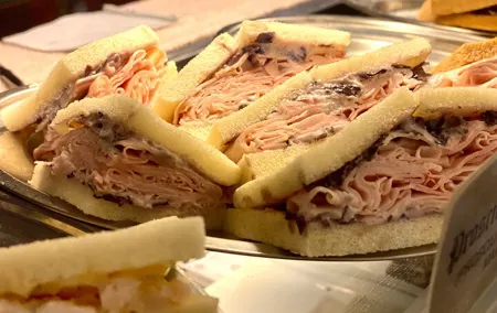 Venice Street Food and Sightseeing Small Group Tour with a Native Guide