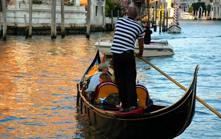 Venice Private Gondola Experience: Journey Through the Canals