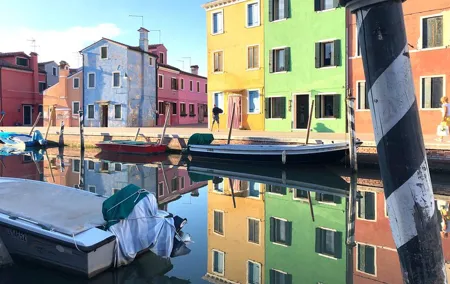 Murano and Burano by water taxi SHARED TOUR