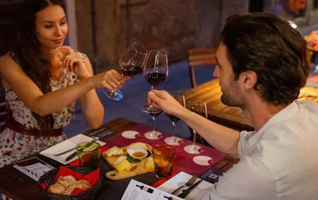 Venice: Exclusive Wine Tasting with Cicchetti Private Experience