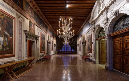 Venice Palazzo Mocenigo: History of Textile, Costume and Perfume
