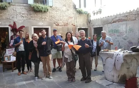 Venice's Food Tour with Authentic Local Tastings and Sightseeing