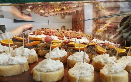 Venice Bites & Stories: A Tasty City Adventure with a Local