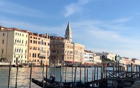 two-hour walk from Rialto to San Marco between history, traditions and art
