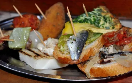 Enjoy food and wine (tour to Murano included)- PRIVATE