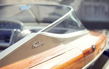 Riva Aquariva 33, a full day experience in Venice