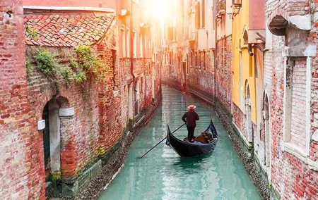 Venice: Traditions, Myths and Lifestyle Tour