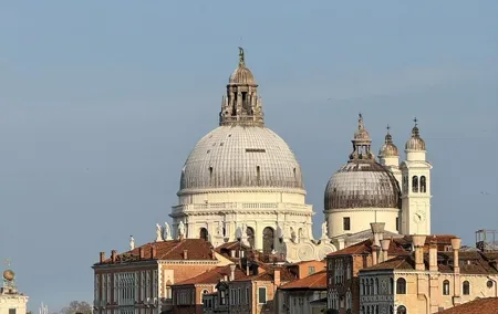 Venice in One Hour: Bridges, Secrets & Gelato