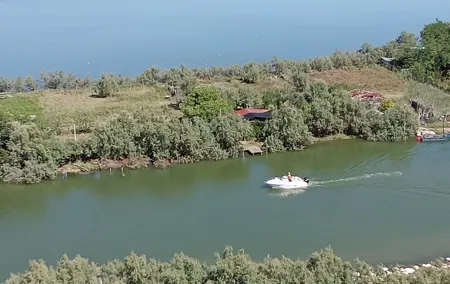 Tour of the hidden lagoon of Burano on a local Boat