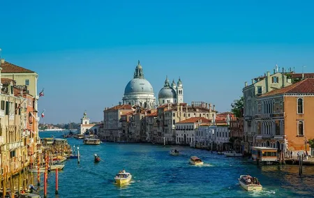 Best walking tour of Venice: main sights & secret spots known only by the locals