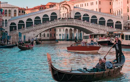 Venice: Guided Walking Tour with Optional Gondola Ride