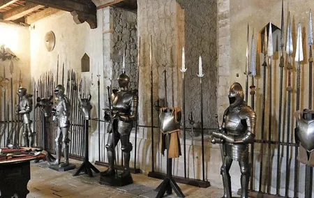 Castle, medieval village, Venetian baroque garden, wine tasting private tour
