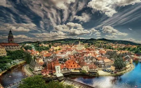 Private one way Sightseeing Transfer from Prague to Hallstatt via Cesky Krumlov