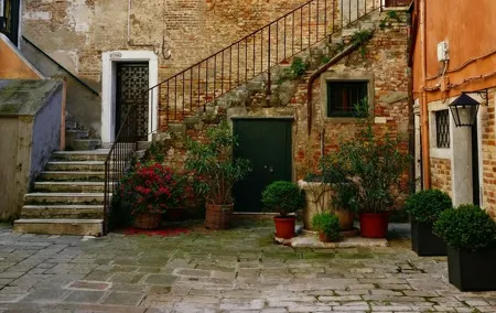 Discover Venice: hidden corners of Castellos - private tour
