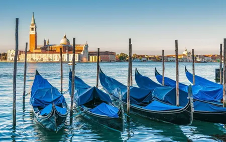 Venice Walking Tour: Jewish Ghetto, Rialto & Doge's Palace