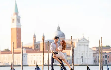 Private Romantic 2-hour Photo Shoot in Venice