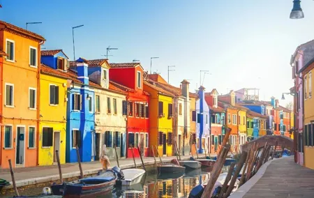 Murano & Burano Private Boat Tour with Glass & Lace Demos