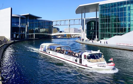 1-Hour River Cruise with Tour Guide. Bilingual (Ger/Engl)