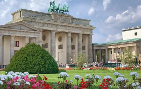 Private Berlin Custom Half-Day Tour with Private Driver and Guide