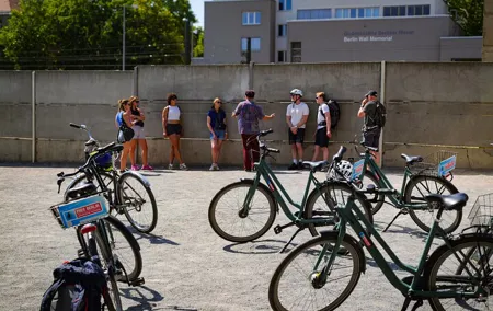 Berlin: Guided Bike tour of the Berlin Wall and Third Reich