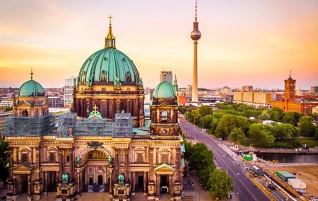 Deluxe Shore Excursion to Berlin from Warnemunde Cruise Port