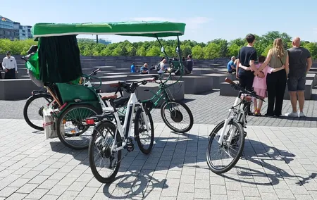 E-Bike Tour Highlights Berlin - Shared Guide in Small Group
