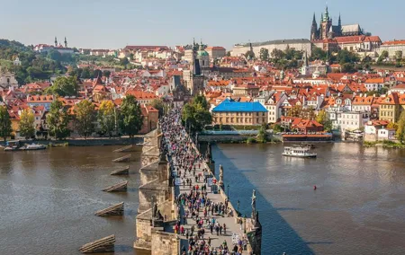 Berlin to Prague - Private Transfer with 2 hours of Sightseeing