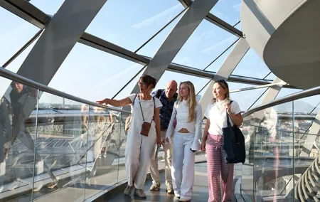 private groups tour Reichstag with dome