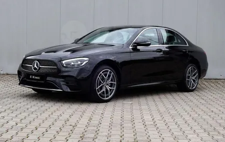 Private Transfer: Berlin to Brandenburg Airport BER in Sedan Car