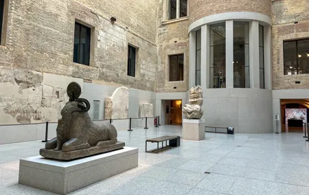 Berlin Neues Museum's Treasures with Nefertiti Bust Private Tour