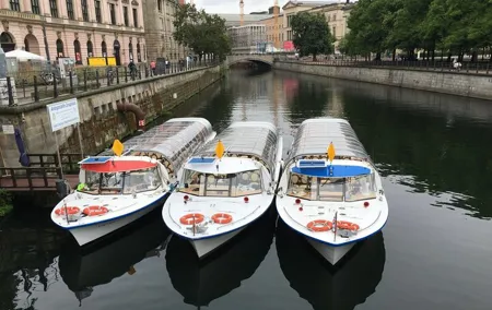 City tour by ship from Zeughaus Berlin Mitte