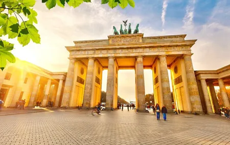 Deluxe Berlin Tour from Warnemunde or Rostock Cruise Port