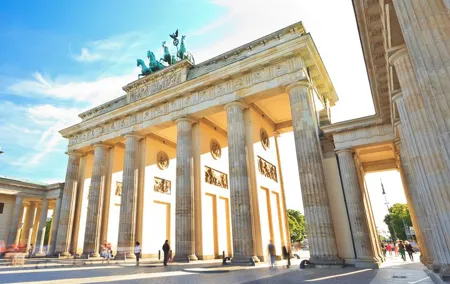 Berlin Highlights Self guided scavenger hunt and Walking Tour