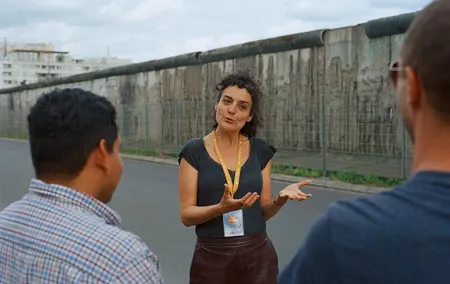Cold War and Berlin Wall Tour in Italian