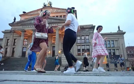 Silent disco through downtown Berlin with flash mobs