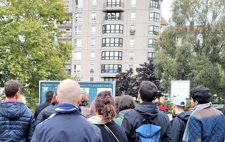 Private Walking Sightseeing Local Berlin Tour Guides up 15 Person