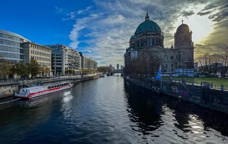 Berlin Private tour East and West by Car