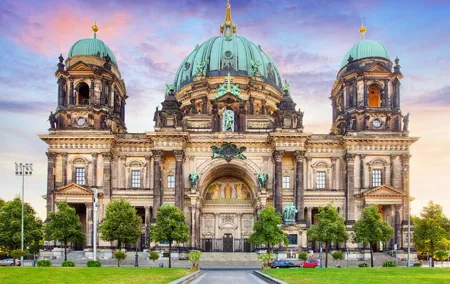 Skip-the-line Berlin Cathedral and Old Town Private Tour