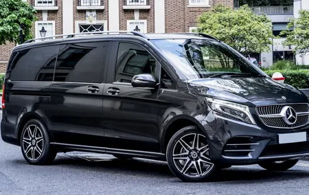 Private Transfer: Berlin to Brandenburg Airport BER in Luxury Van