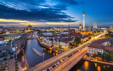 Berlin History Tour with a Local Expert: 100% Personalized & Private