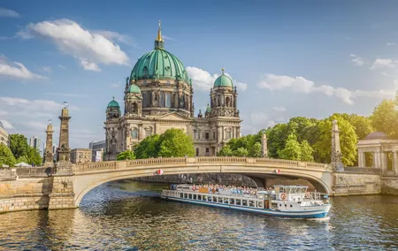 Semi-Private Berlin Highlights Shore Excursion from Warnemünde and Rostock Port