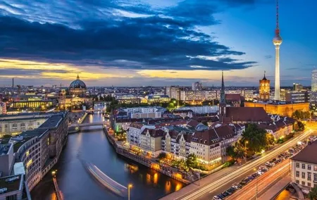 East Berlin History Tour with a Local Expert: 100% Personalized & Private