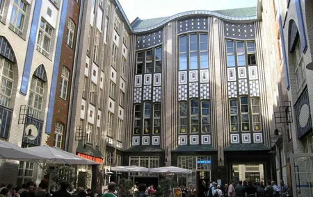Tour of Historical Backyards of Berlin